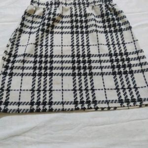 Shein Skirt , Size - Small/Medium Black And White