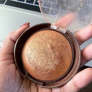 Highlighter/Bronzer/Eye shadow