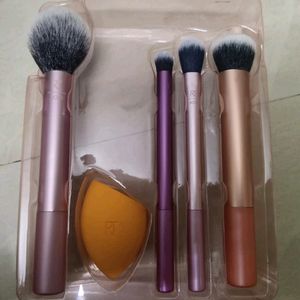 Real Techniques Makeup Brushes With Blender