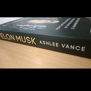 Elon Musk (English, Paperback, Ashlee Vance)