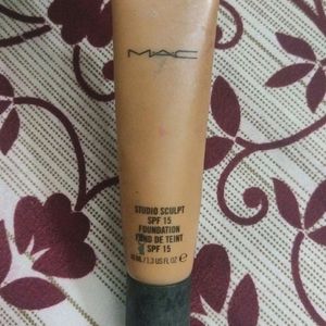 🎀SALE🎀 MAC Studio Sculpt Spf15 foundation NC44