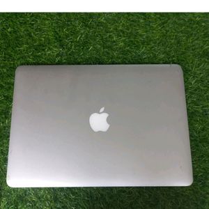 Apple MacBook