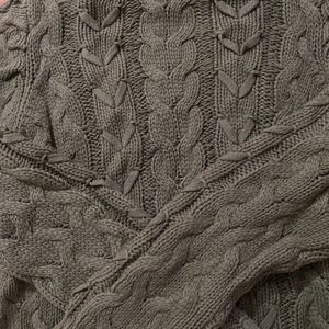 Olive Turtle Neck Warm Sweater !!