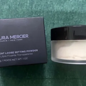 Laura Mercier Translucent Loose Setting Powder