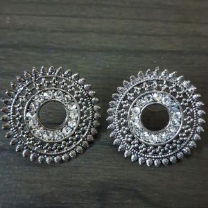 CLUSTER STUD Earrings