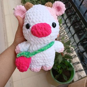 ₊˚⊹౨ cute crochet strawberry cow plushie ৎ ₊˚⊹