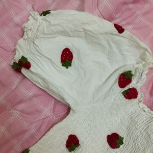 TopSale🧃Pinterestly Viral 🍓EmbroidedPeplum Top