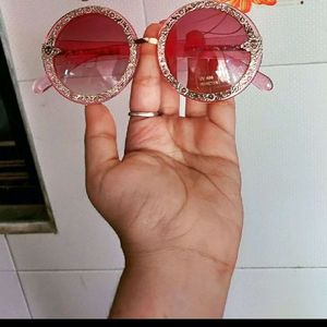 SUN Glasses in Rose pink shade is available fixed price do not bargain