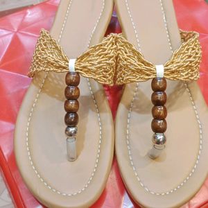 Goldan Damru Chappal