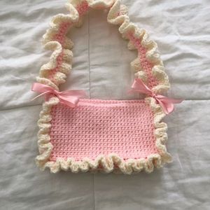 Crochet Ruffle 🩷 Shoulder Bag