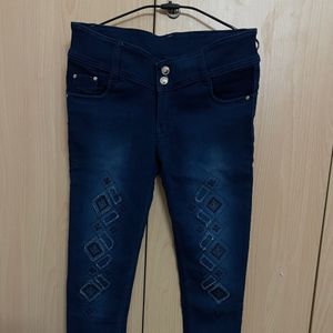 CLASSY SKINNY JEAN FOR WOMEN