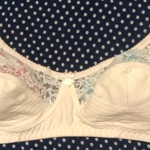 Women Non Padded Bra Cream Colour