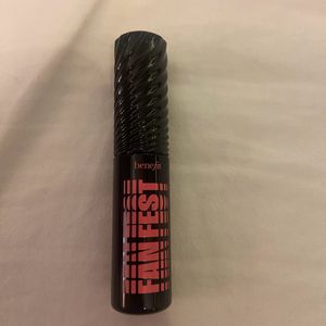 Benefit Cosmetics Mascara