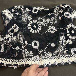 Lace,Net And Embroidered Shrug For Girls Of 5-7 Yr