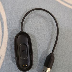 Mi Band 4 Charger And Straps(5)