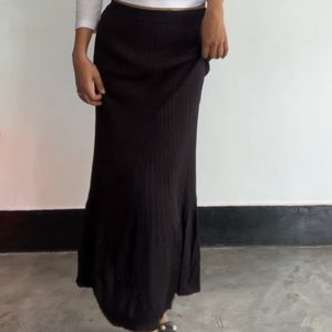 Black Ribbed MIDI Skirt