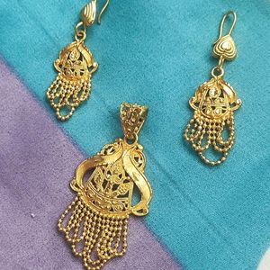 Gold Imitation Earrings and Pendant Set