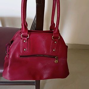 LEATHER  HANDBAG 👜