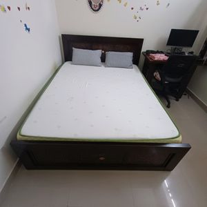 Queen Size BED, Mattress,2 pillow