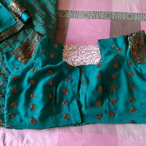 Very Beautiful Heavy Work Saree With Blouse