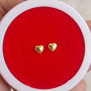 Beautiful New Heart Shape ❤️ Studs