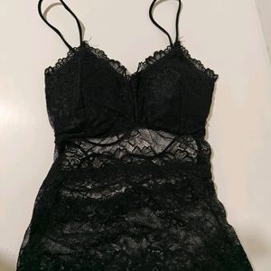 Price 💧 Black Bralet Top With Sexy Back