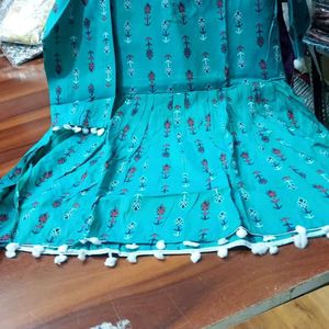 New Short Kurti Or Bhi Colour Available Hai