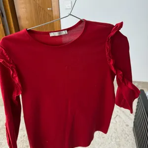 ZARA Red 3/4th Sleeve Top