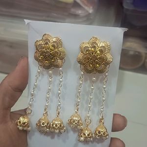 Golden Colour Earings