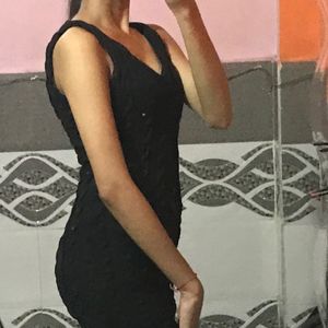 BLACK DRESS