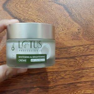 Lotus  Professional....cream