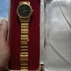 Golden Mens Watch With Black Dail