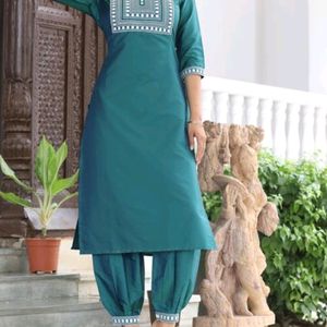 Women Kurta With Pant Set