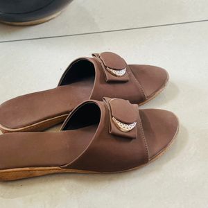 comfortable trendy brown flats