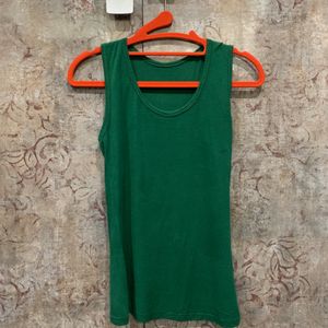 Stretchable tank Top Size m