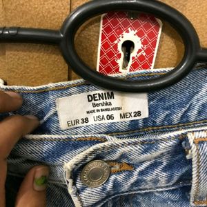 BRANDED NEW WOMENS DENIM JEANS