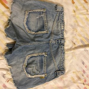 Ripped denim shorts