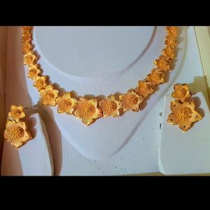 Beautiful flower one gram gold polish necklace set