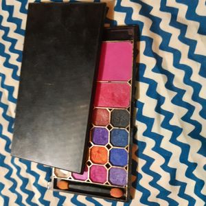 3 in 1 Multicolour Eyeshadow  Kit