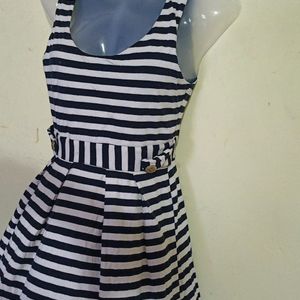 35A. FOREVER 21 CUTE DRESS