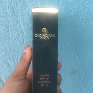 Oriflame Giordani Gold Mineral Foundation SPF 15