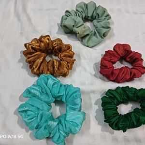 Its A Handmade Crunchies 🎀