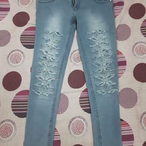 Beautiful And Comfotable Jeans For Girls