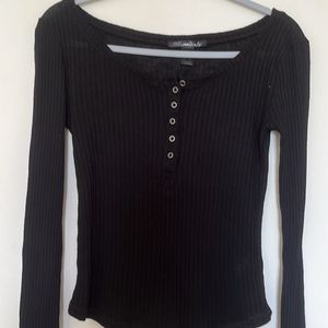 BLACK STRETCHY WIDE NECK TOP