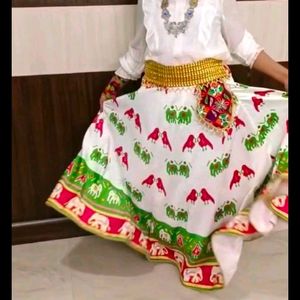 Beautiful Skirt For Navratri Without Blouse