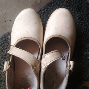 Used Daily Wear College Shoes And Socks