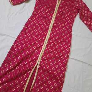 Women Bandhani Print Front Slit Kurta