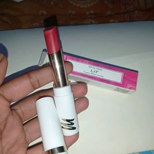 Myglamm LIT Creamy Matte Lipstick