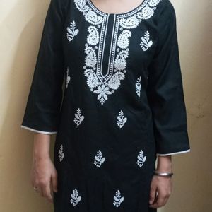 black chikankari kurti