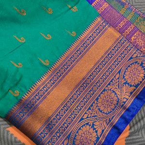 Women Turquoise Saree